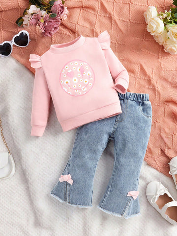 Baby Girl Letter Graphic Ruffle Trim Sweatshirt & Bow Front Split Raw Hem Flare Leg Jeans