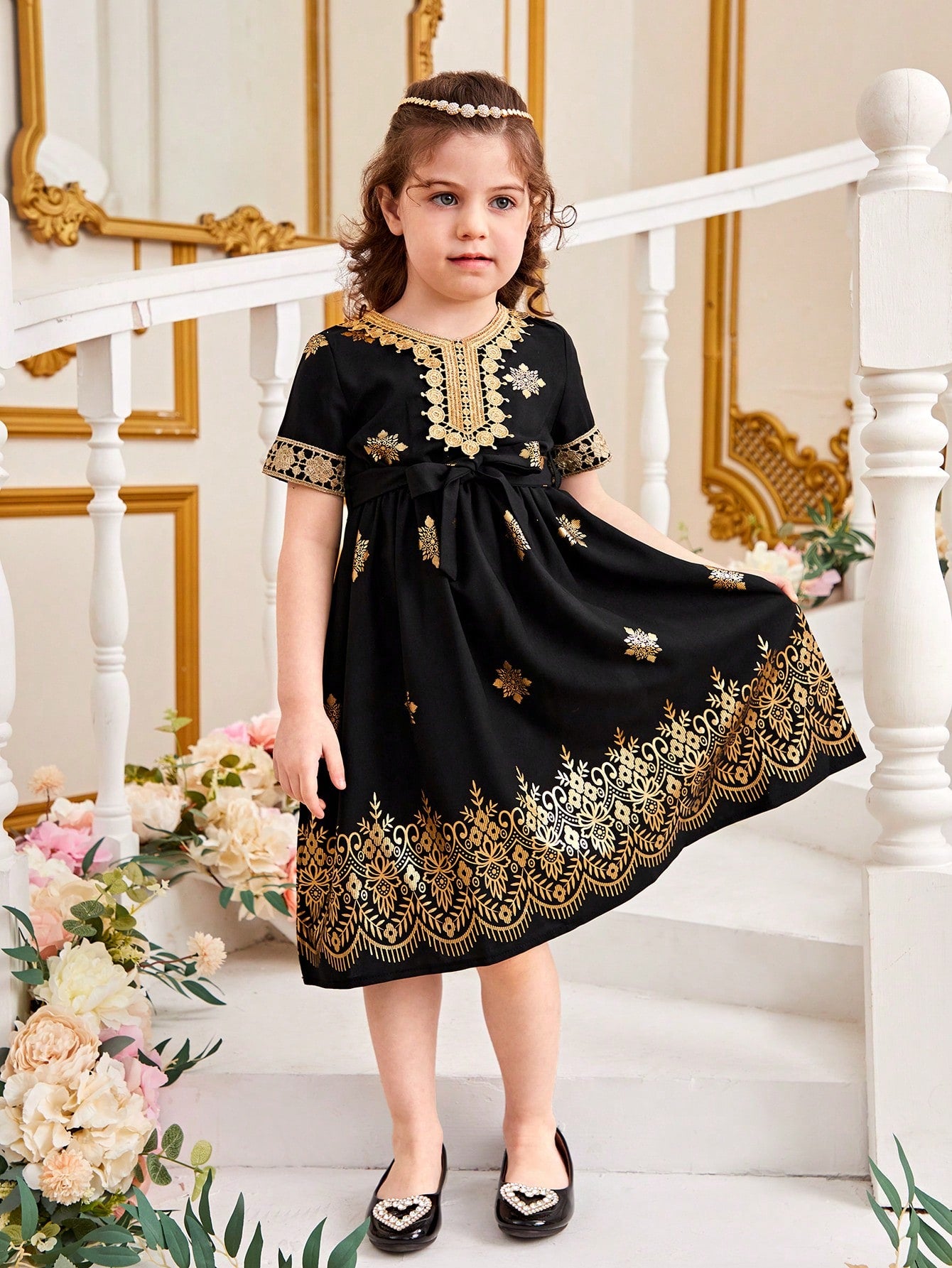 Young Girl Embroidered Applique Short Sleeve Dress