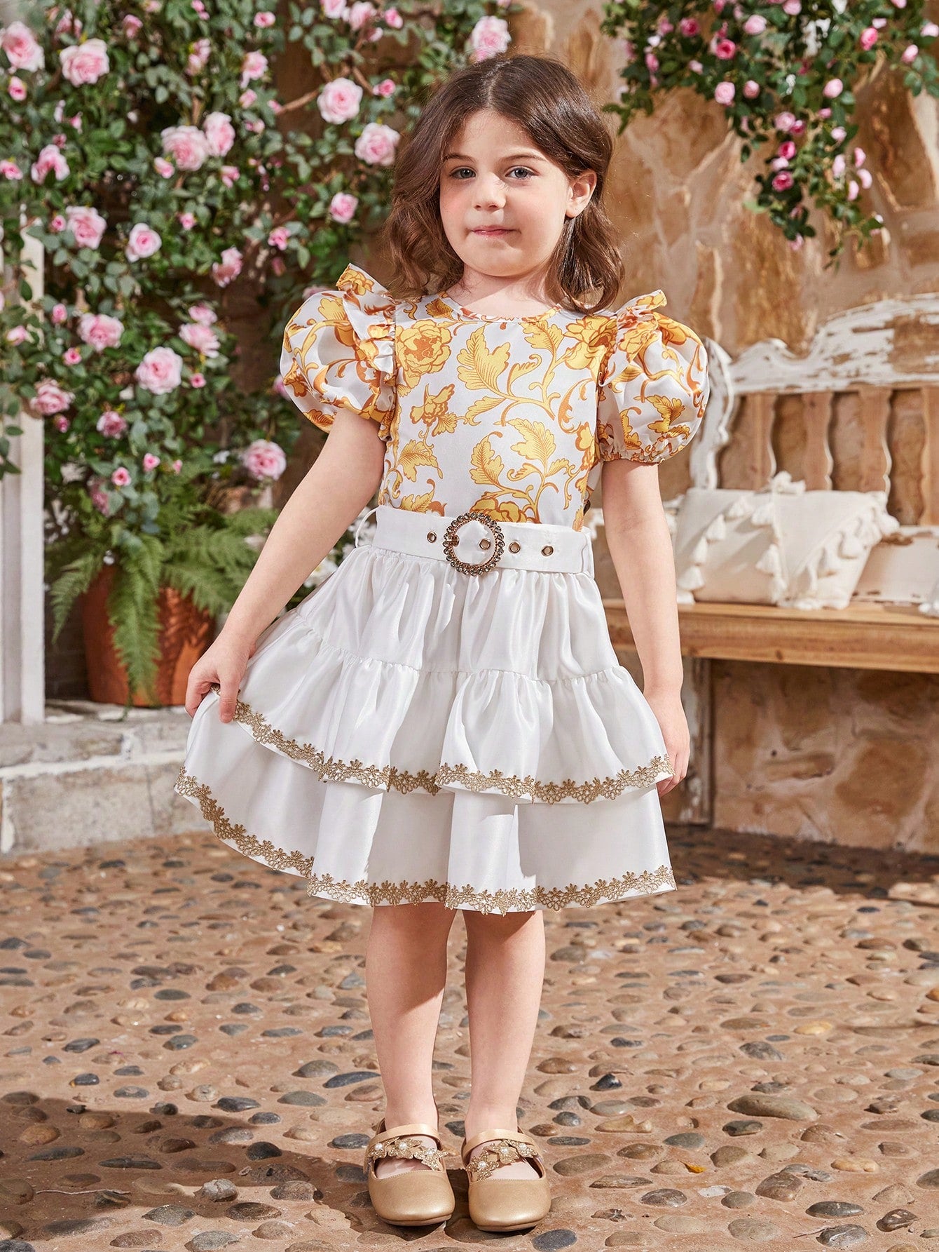 Young Girls' Round Neck Fly Edge Puff Sleeve Floral Print Shirt With Double Layer Ruffle Hem Skirt Decorated With Golden Lace, 2pcs/Set