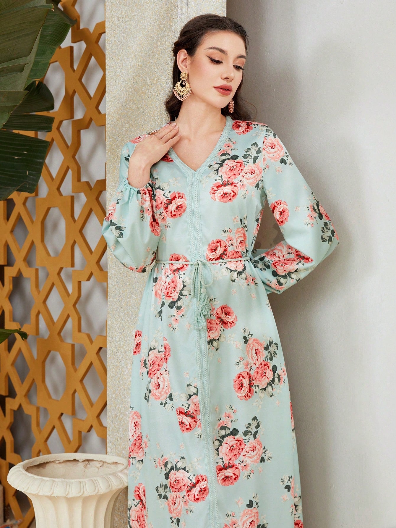 Women's Floral Print V-Neck Belted Arabian Dress