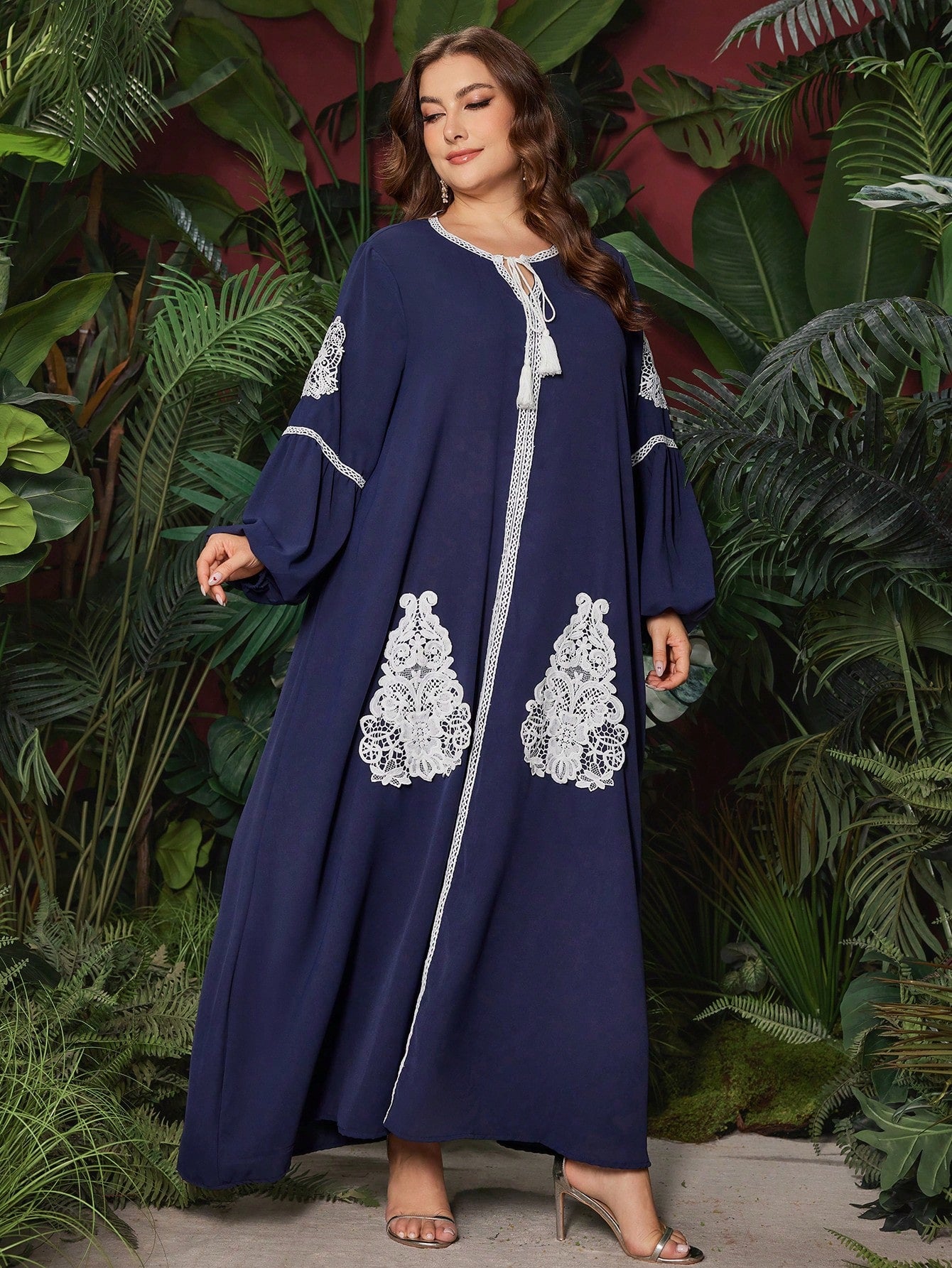 Plus Size Women's Embroidered Tassel Detail Arabic Style Dress With Sash