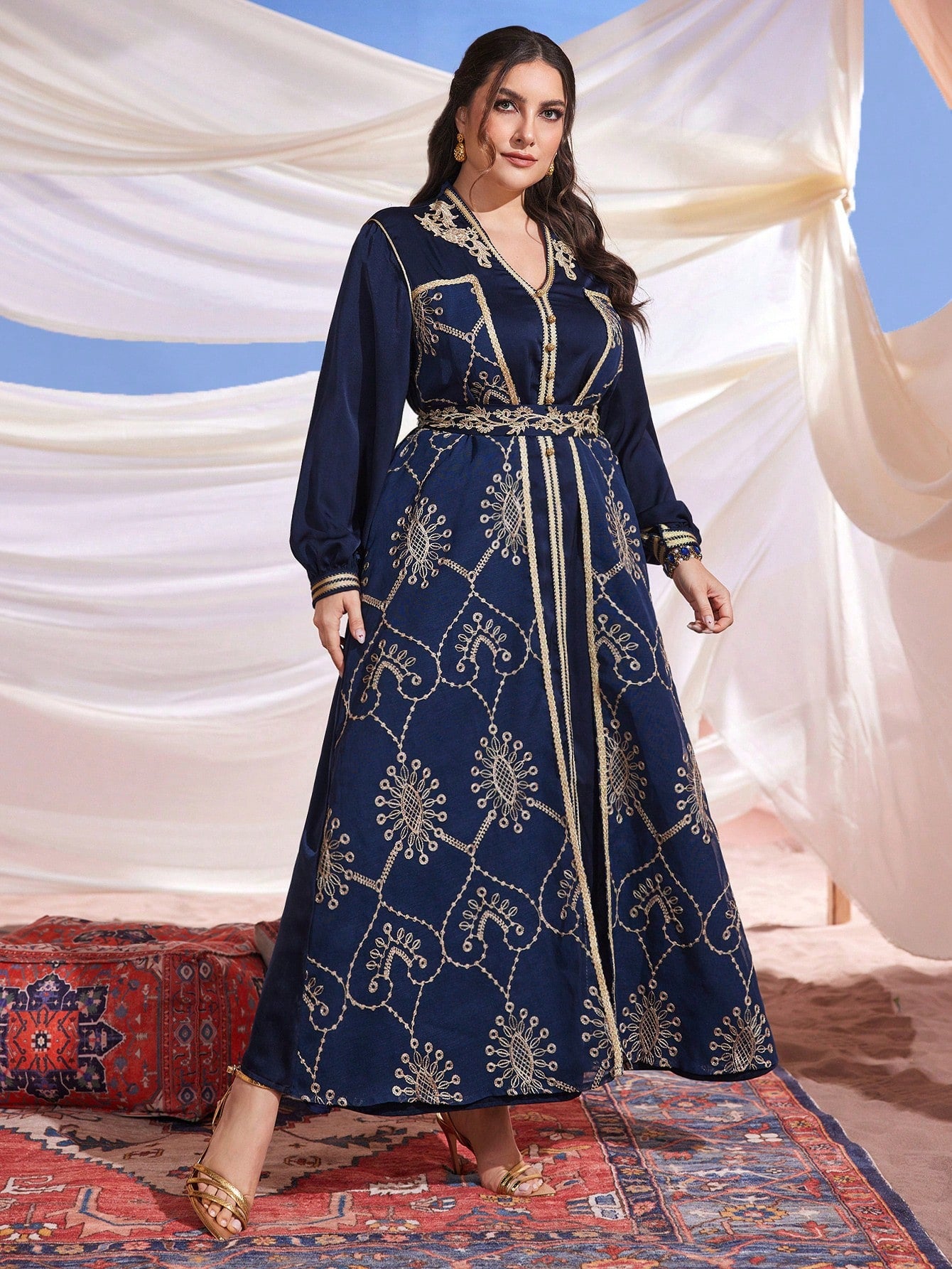 Plus Size Women's Embroidered Waist Cinching Arab Dress