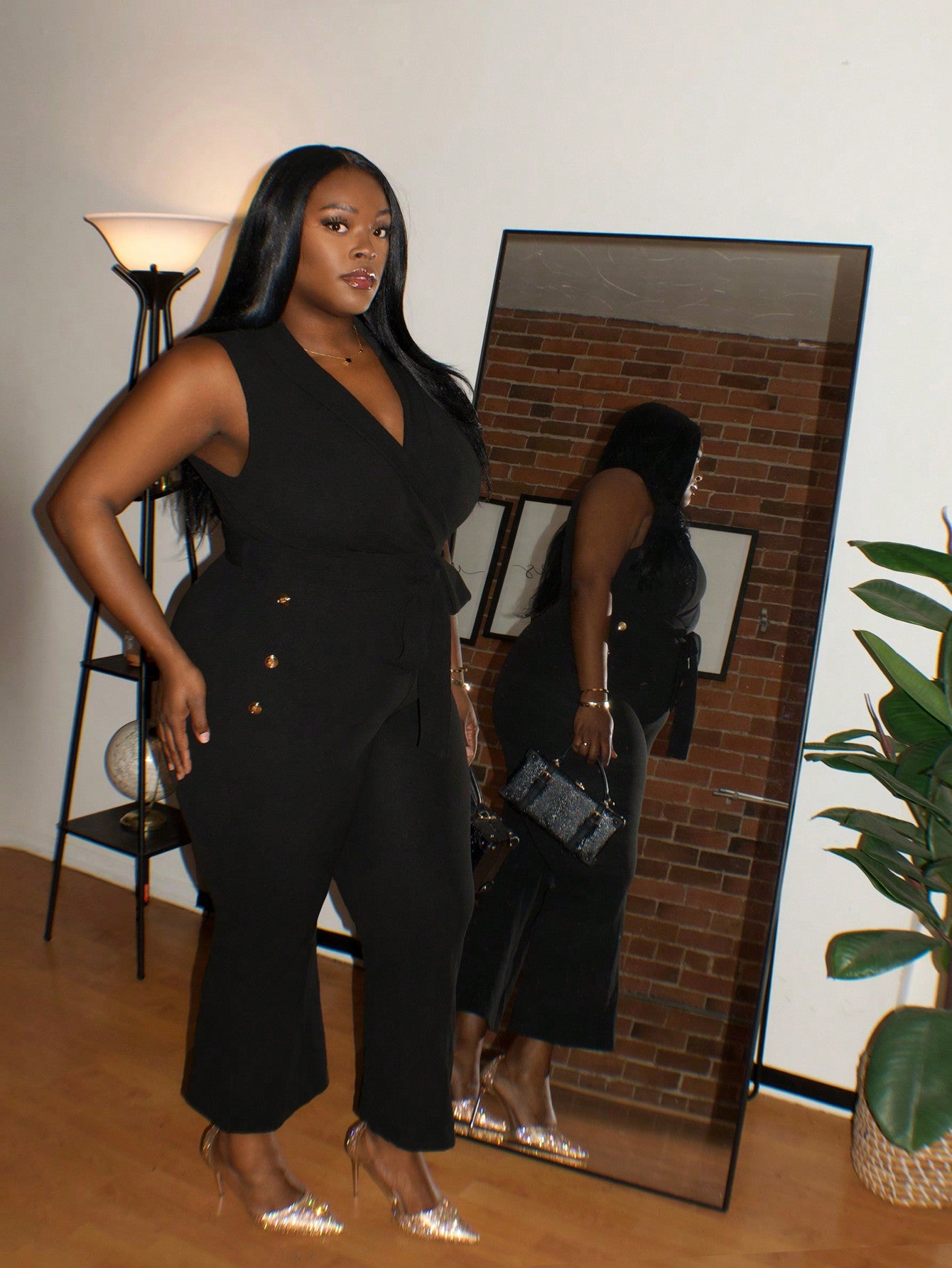 Plus Size Women's Elegant Jumpsuit With Solid Color, Sleeveless, V-Neck, Waist Belt, Metal Buckle And Flared Pants, Perfect For Commuting