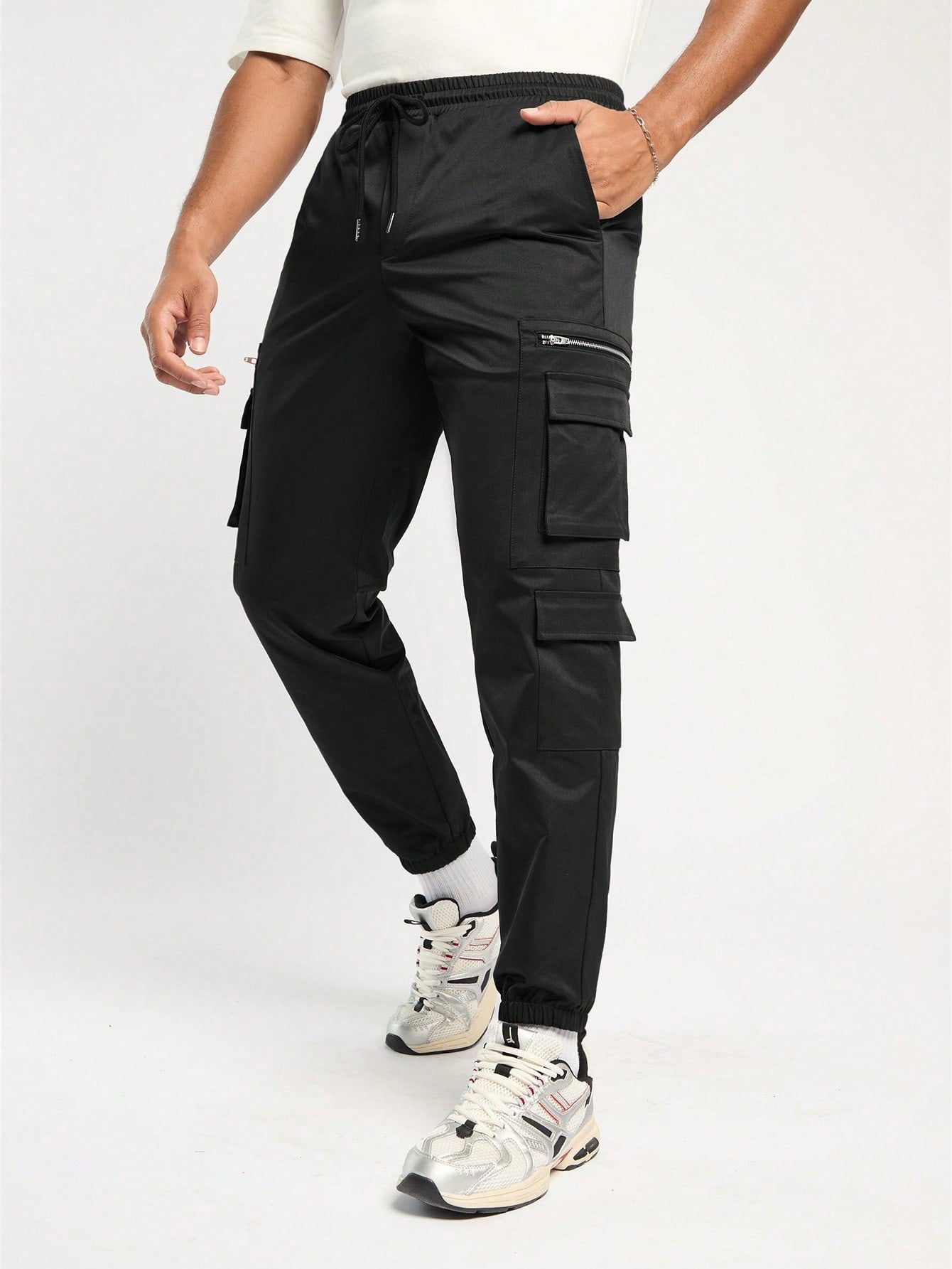 Men's Black Jogger Cargo Pants With Multiple Pockets And Tapered Cut