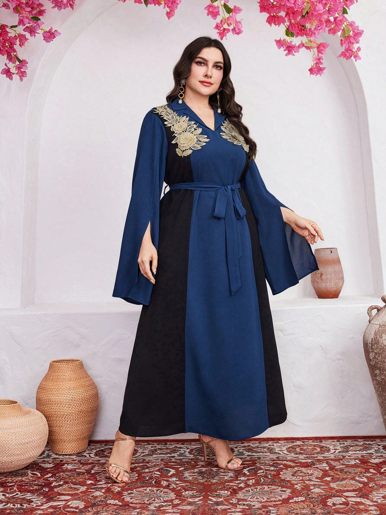 Plus Size Floral Embroidery V-Neck Contrast Color Side Slit Sleeve Dress