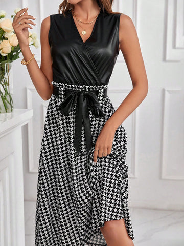 Ladies' Sleeveless Sheath Dress With Hounds Tooth Splice