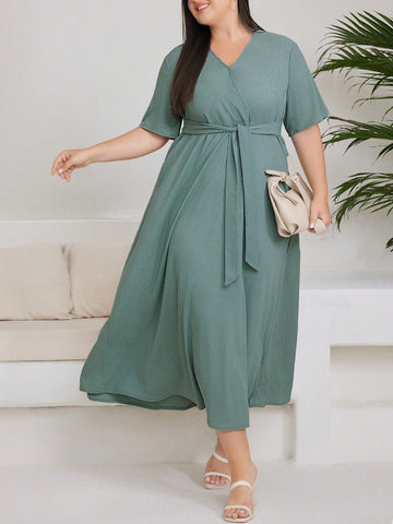 Plus Size Women's Solid Color Short Sleeve Dress With Waist Tie