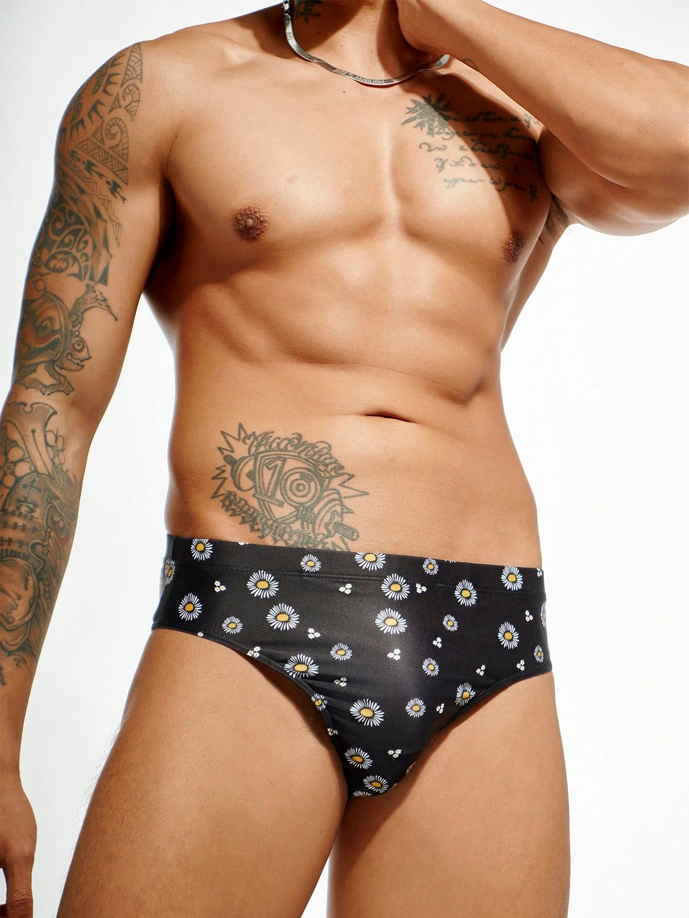 Men's Fashionable Floral Printed Triangle Swim Trunks