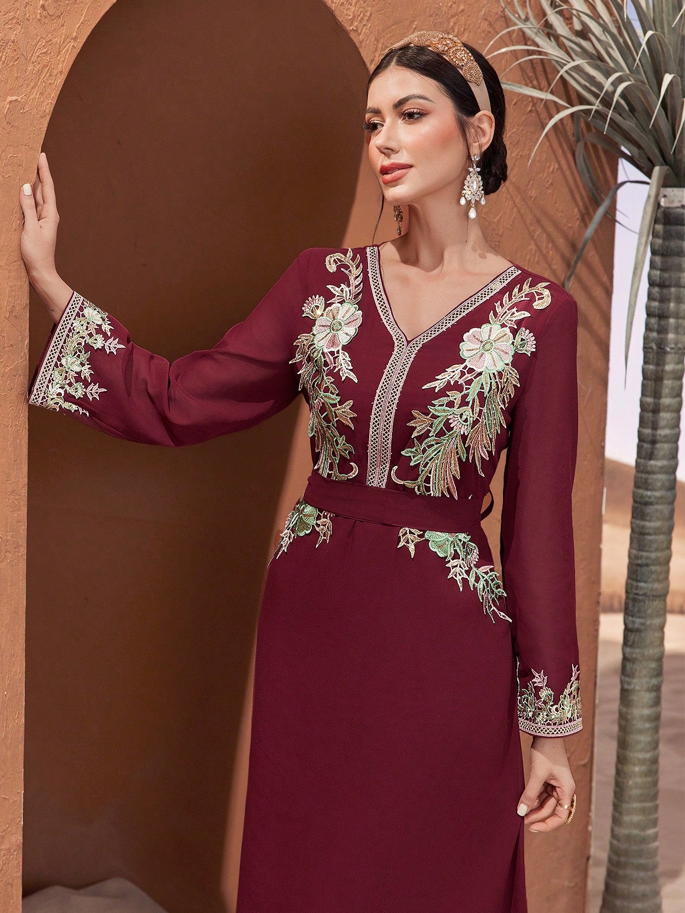 Women's Floral Applique Long Sleeve Self Tie Arabian Dress