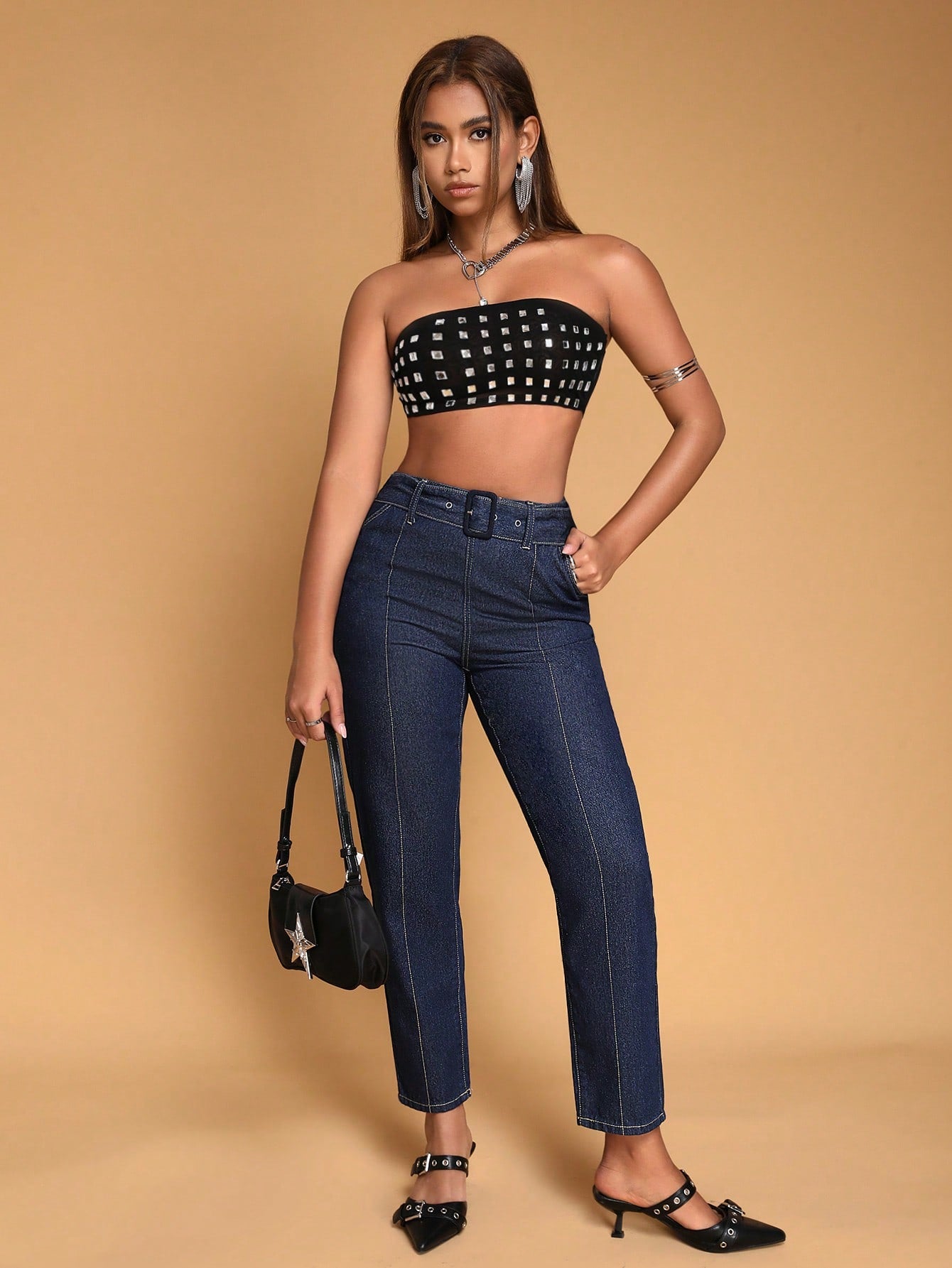 Casual Denim Jeans With Waist Belt Suitable For Everyday Wear