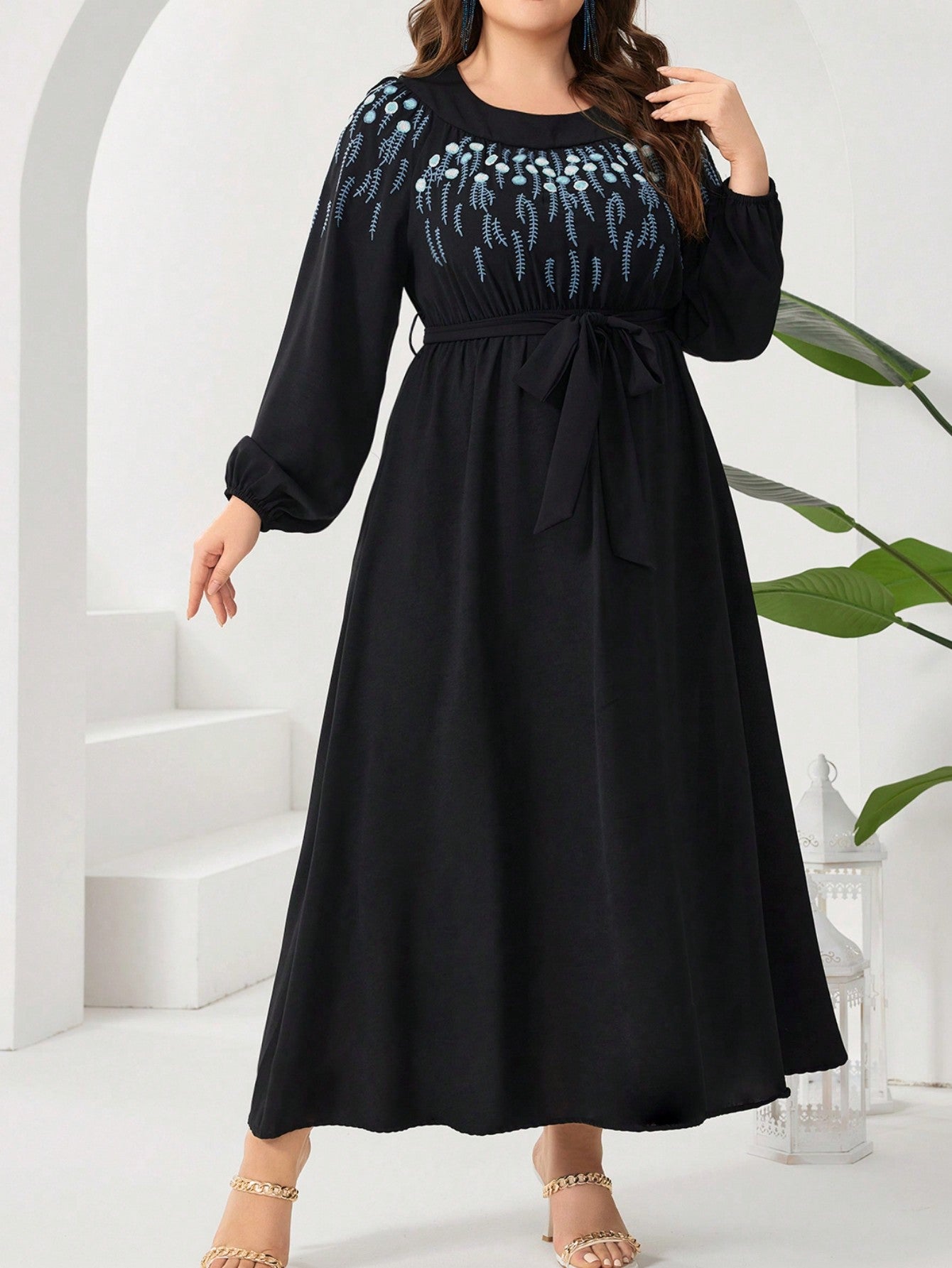 Plus Size Embroidery Design Lantern Sleeve Dress