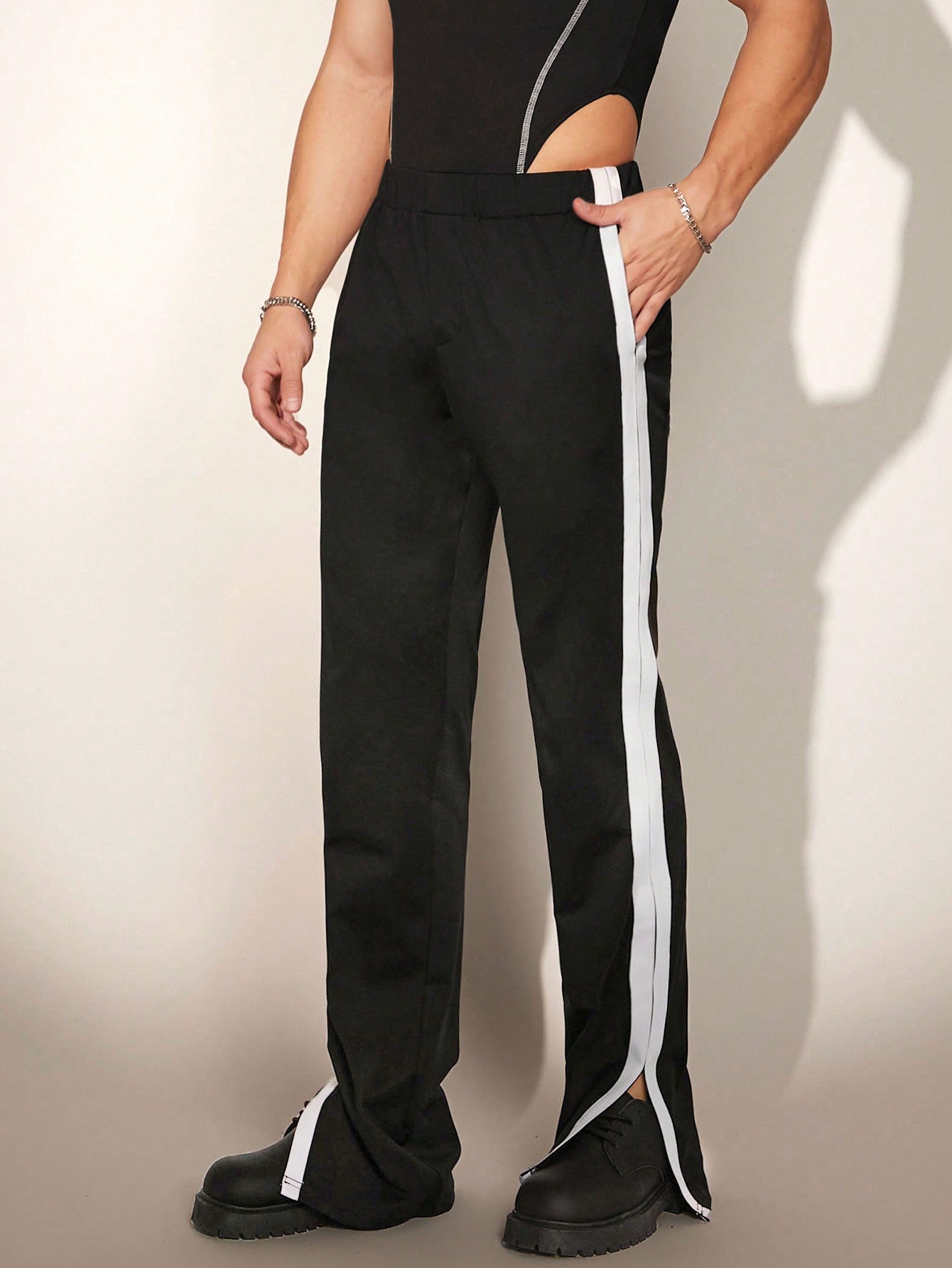 Men Casual Color Blocking Side Split Pants, Suitable For Spring And Summer