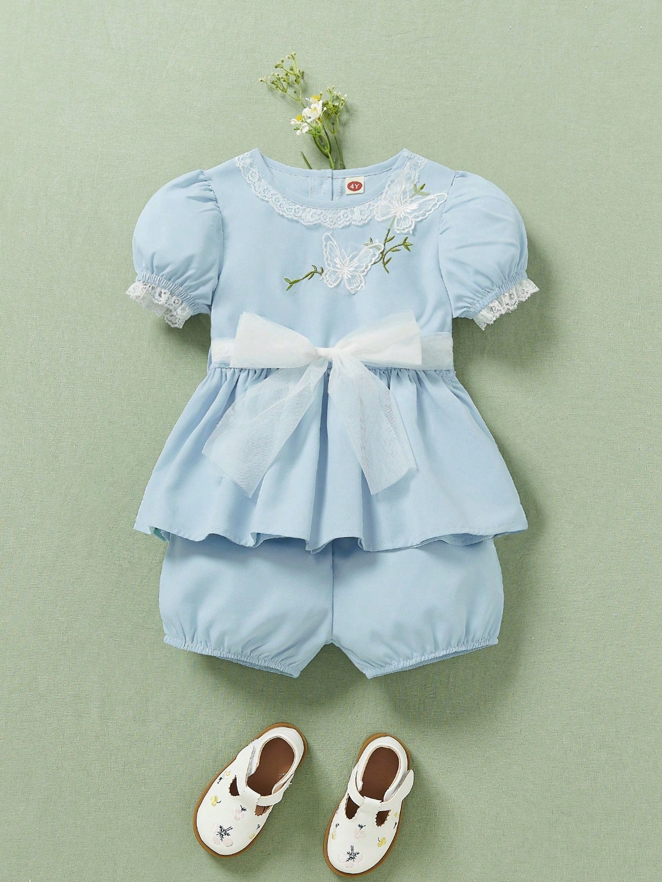 Young Girl Floral Embroidery Puff Sleeve Peplum Top & Shorts