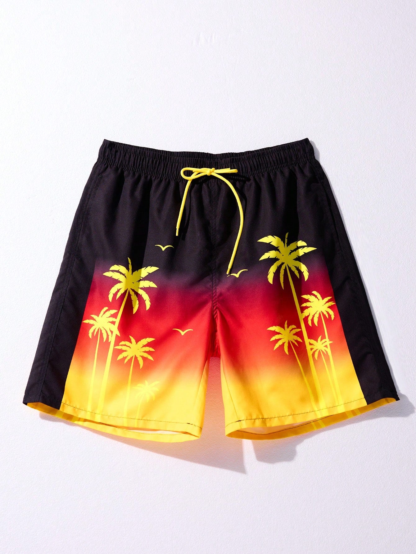 Men Palm Tree Printed Drawstring Waist Loose Fit Beach Shorts, Vacation