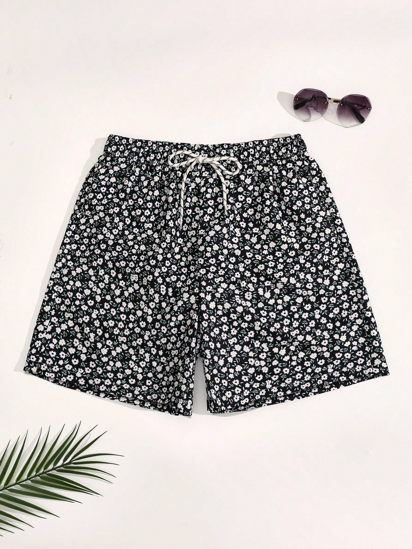 Men Casual Printed Simple Beach Shorts With Drawstring, Random Pattern