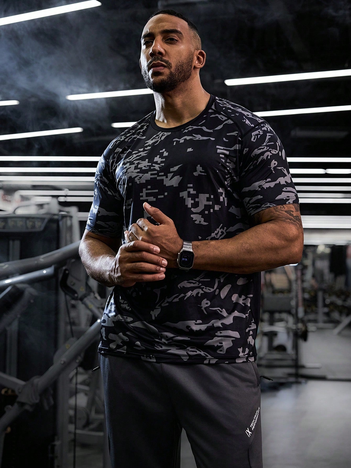 Men Round Neck All-Over Printed Short Sleeve Sports T-Shirt Workout Tops