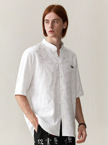 Men's Summer Casual Short-Sleeved Woven Shirt With Notched V-Neckline And Button Closure