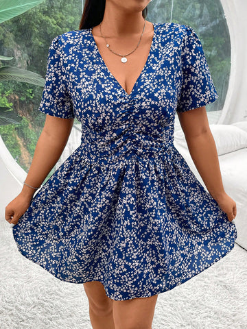 Plus Size Women's Elegant Crop Ditsy Floral Puff Sleeve V-Neck Dress For Summer Vacation