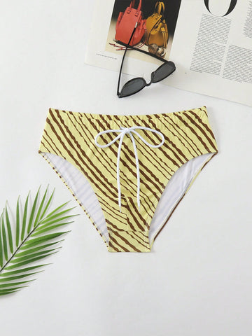 Men's Printed Drawstring Beach Shorts Paired With Triangle Swimwear