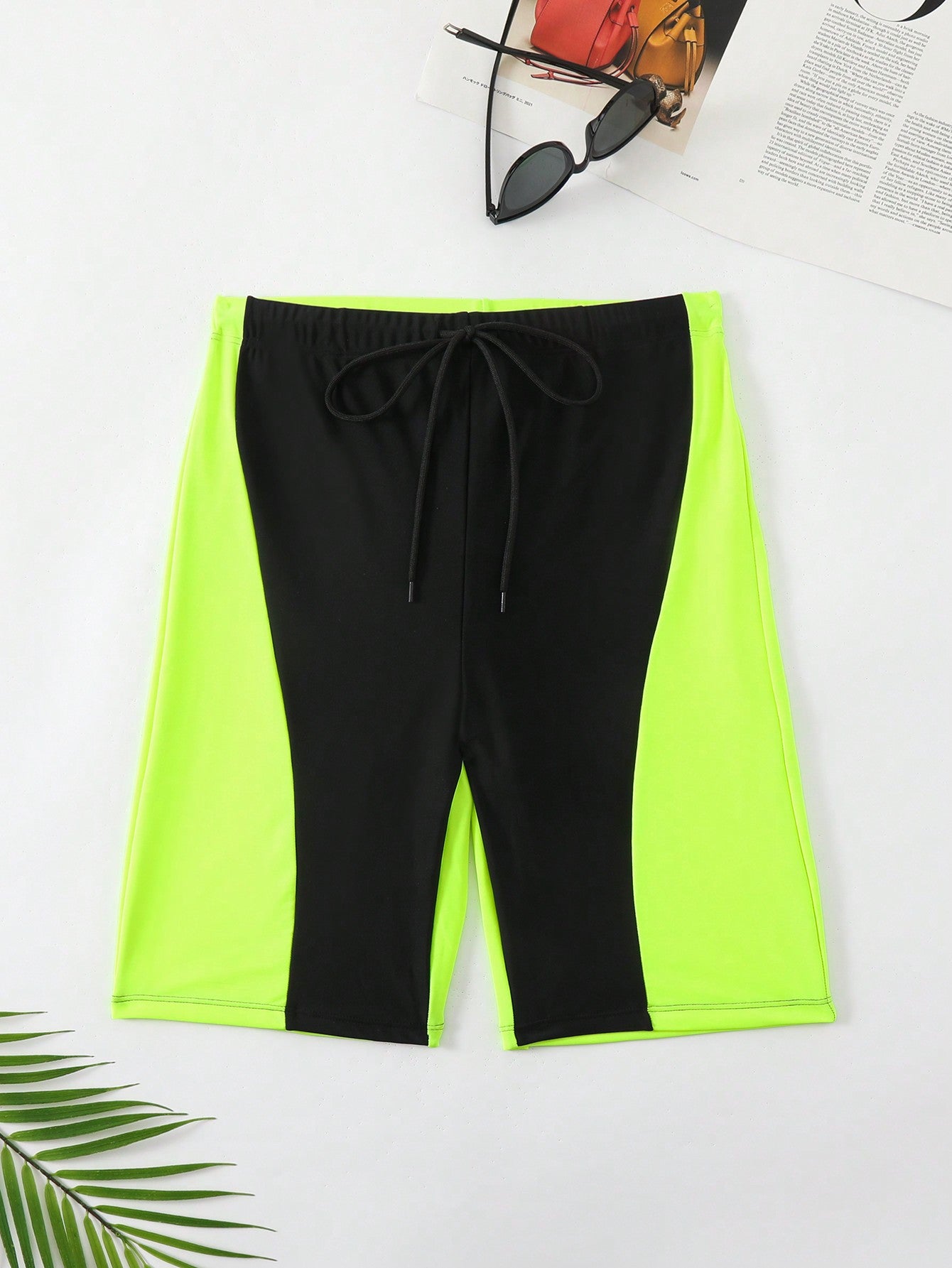 Men Colorblock Elastic Waist Drawstring Swim Shorts