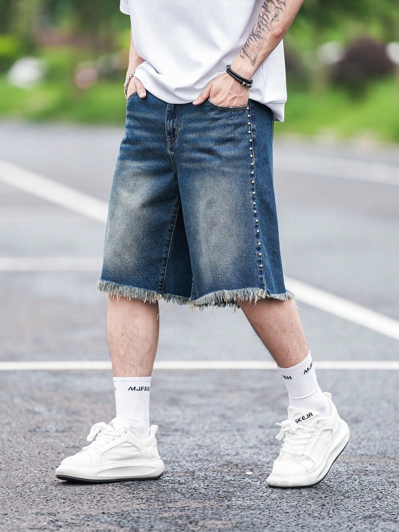 Men's Pocket Patchwork Raw Hem Casual Denim Shorts