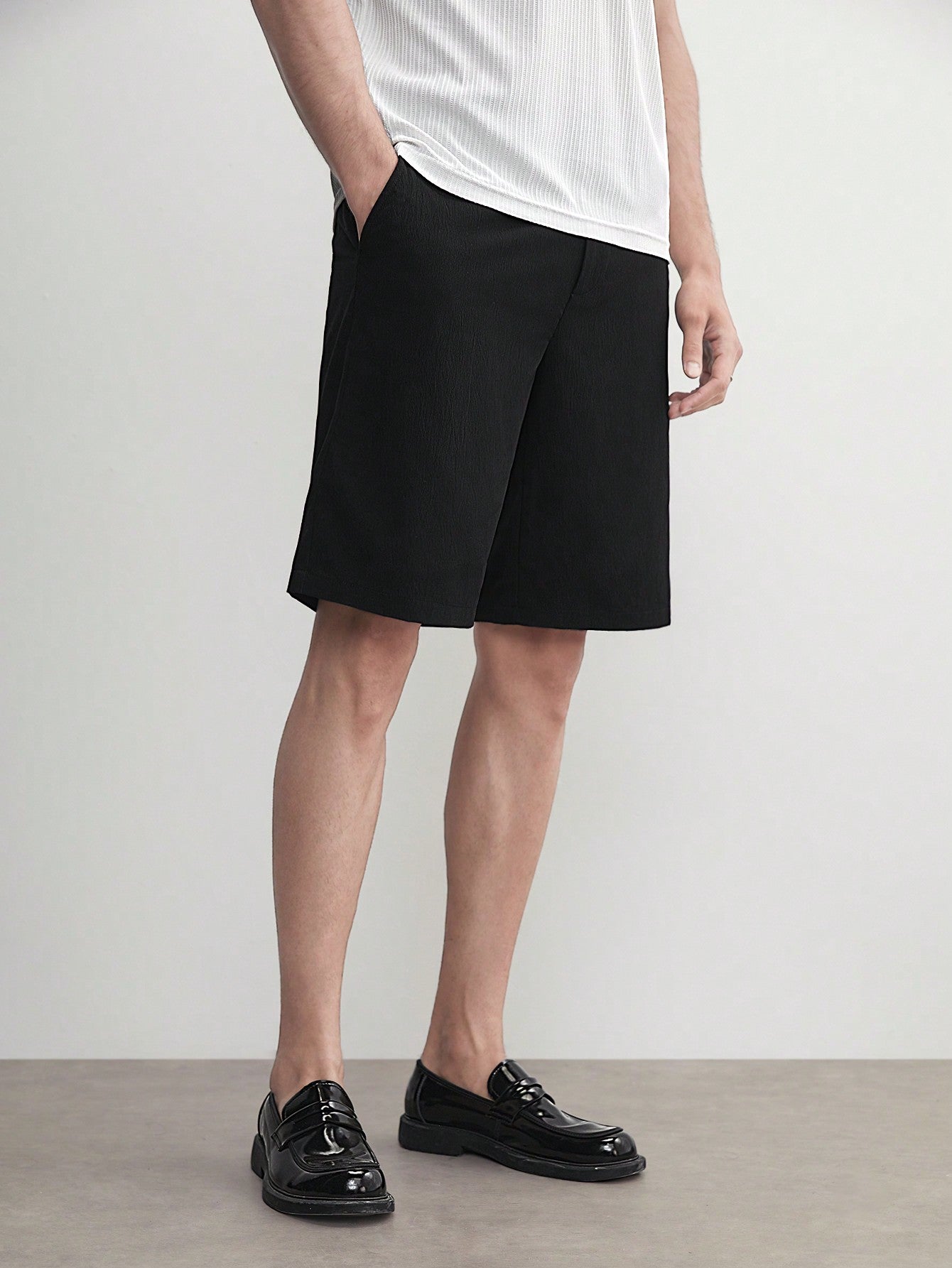 Men's Woven Business Casual High-End Elastic Washed Black Solid Color Straight Shorts, Suitable For Summer