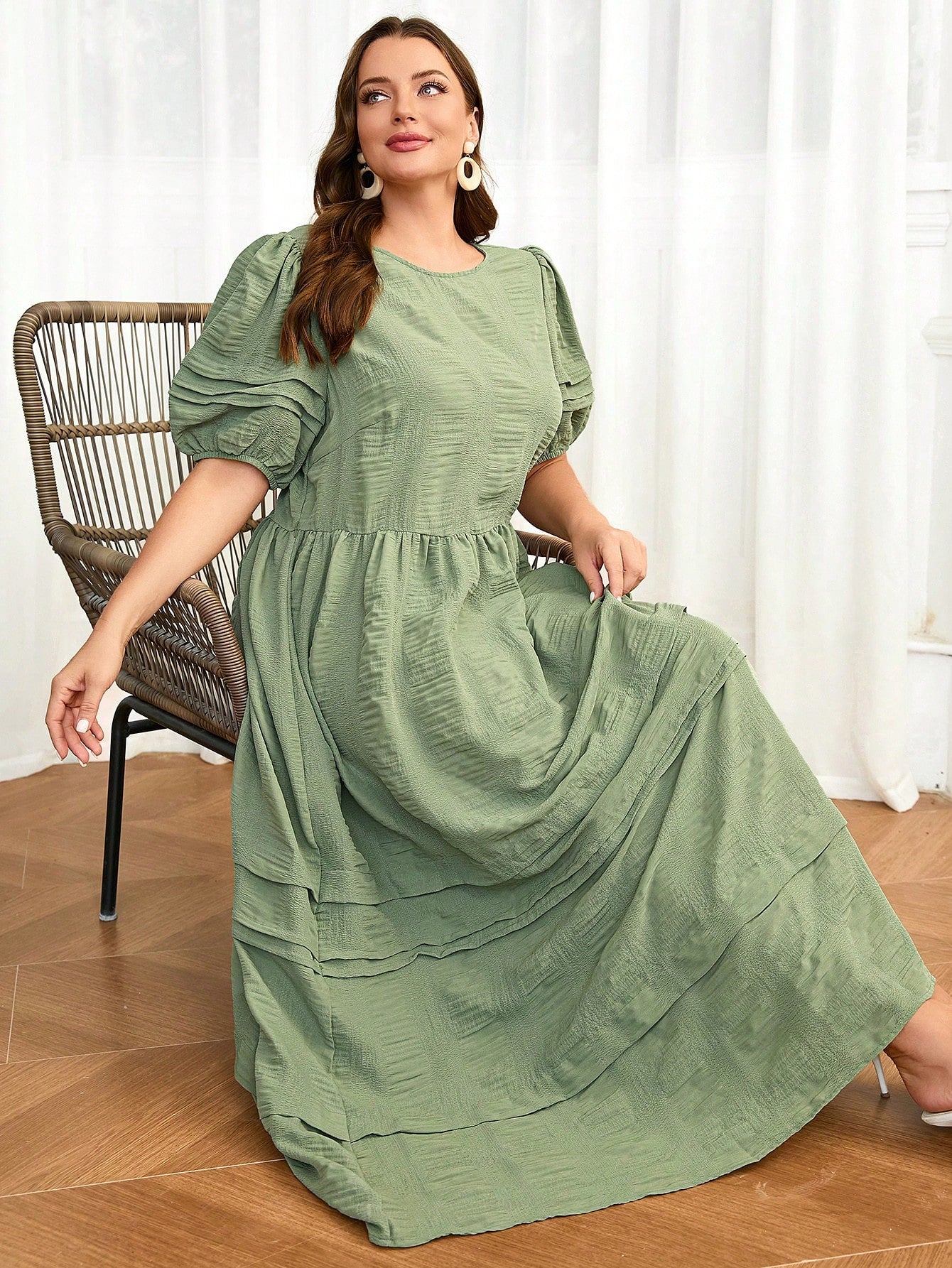 Plus Size Solid Color Puff Sleeve Texture Detail Round Neck Dress