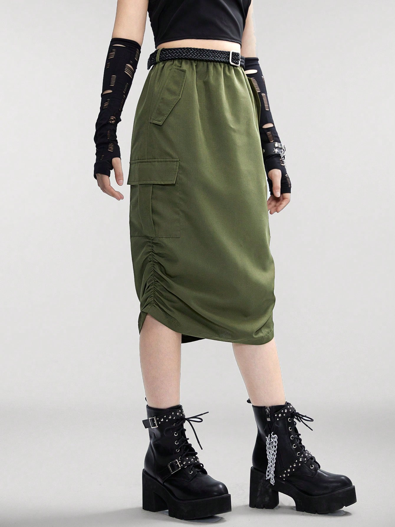 Teen Girl Workwear Skirt With Multiple Pockets And Braided Belt