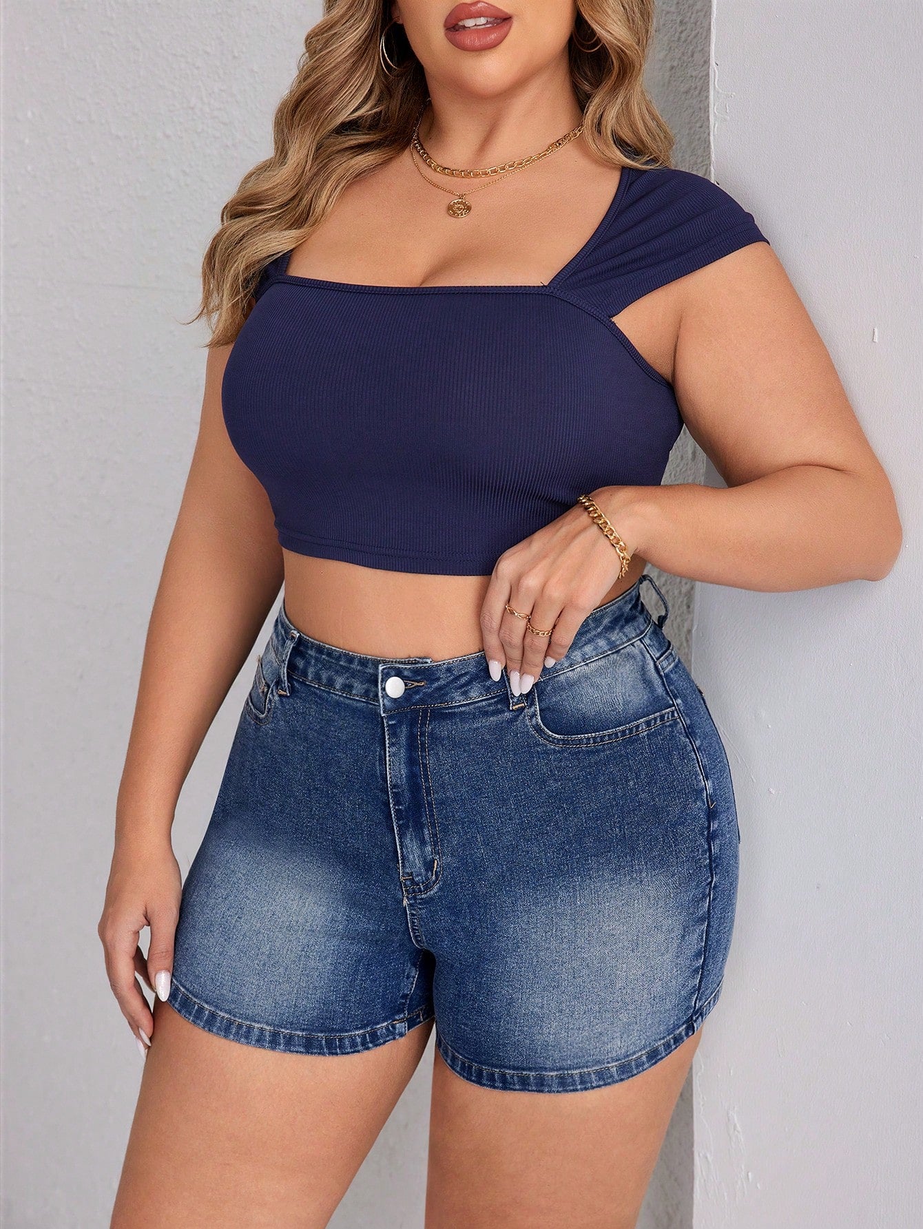 Plus Size Women's Solid Color Simple Daily Denim Shorts