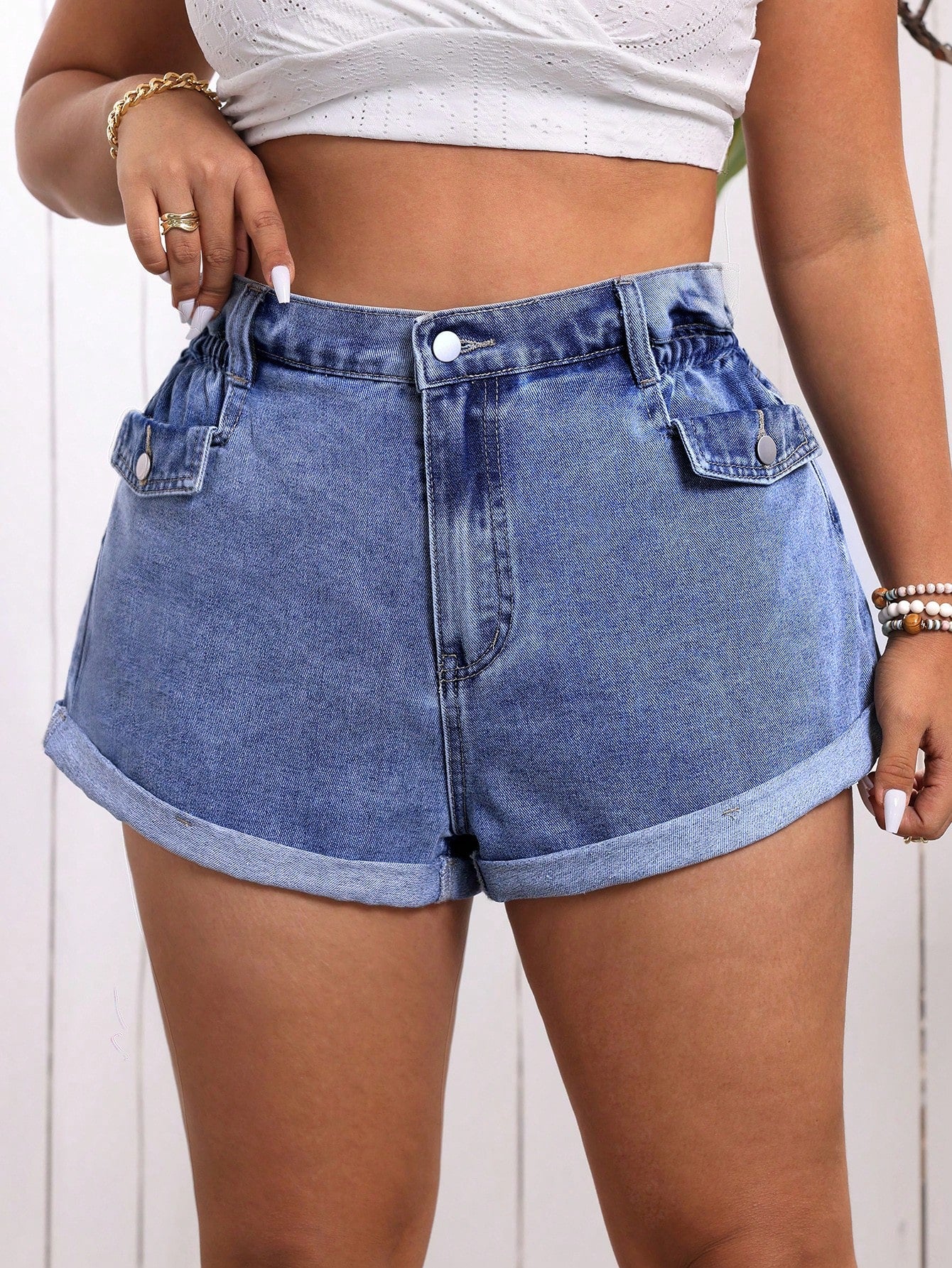 Plus Size Women's Casual Casual-Fit Denim Shorts With Rolled Hem