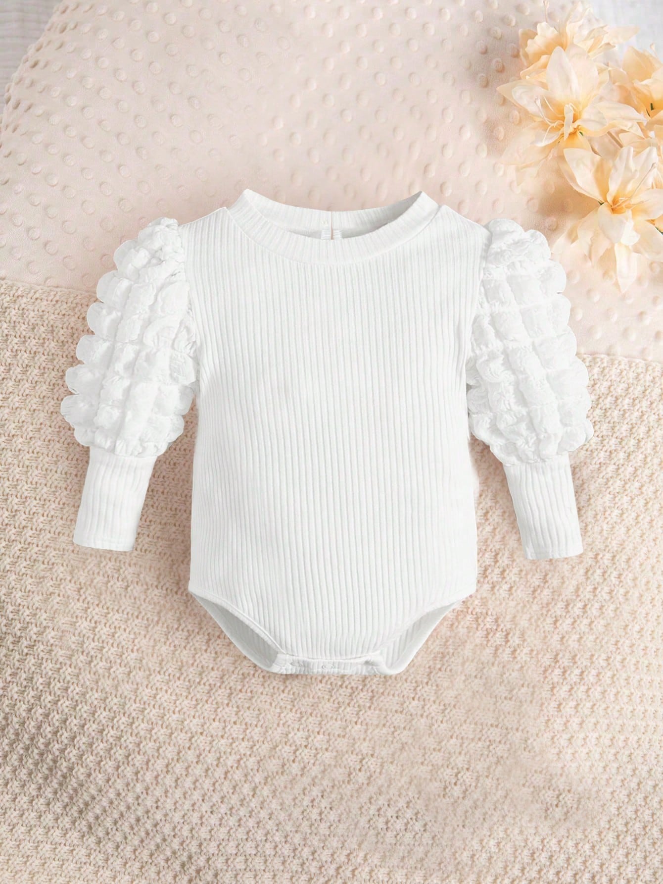 Newborn Baby Girl Casual Knitted Spandex Bubble Texture Bodysuit With Snap Closure, Convenient For Dressing, Suitable For Elegant Gatherings, Parties, 1st Birthday Gift