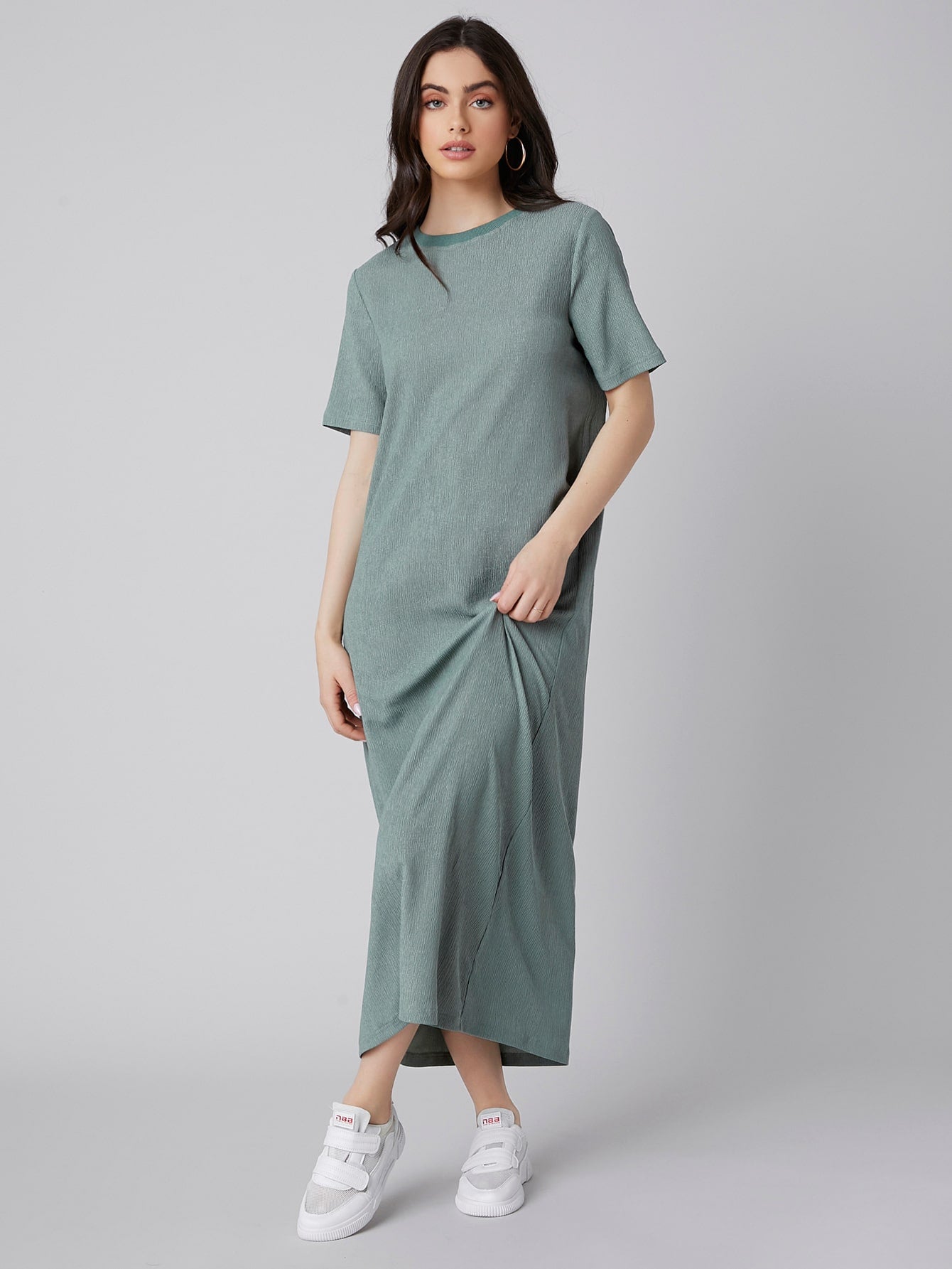 Round Neck Solid Dress