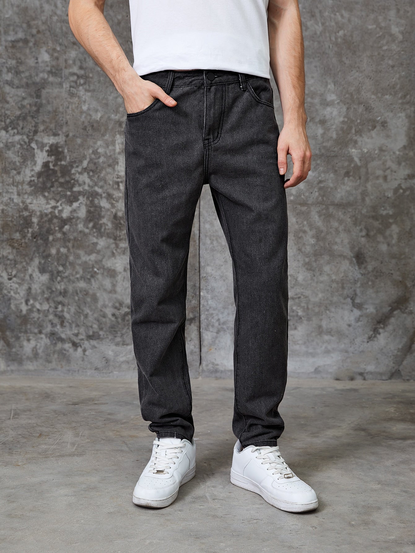 Men Solid Straight Leg Jeans