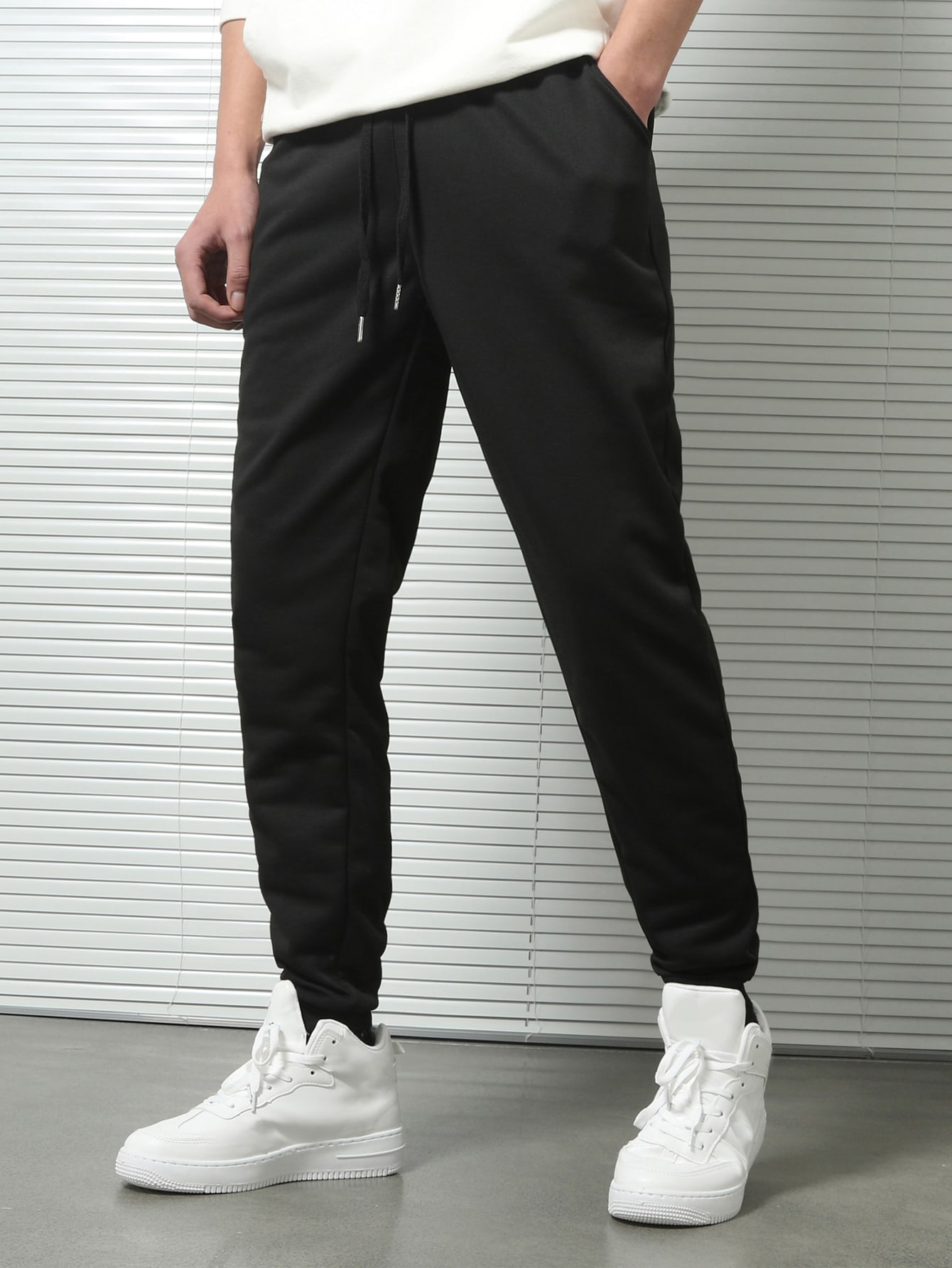 Men Solid Slant Pocket Sweatpants