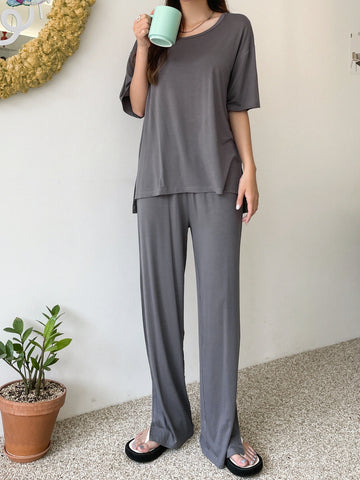 Solid Tee With Pants Pajama Set