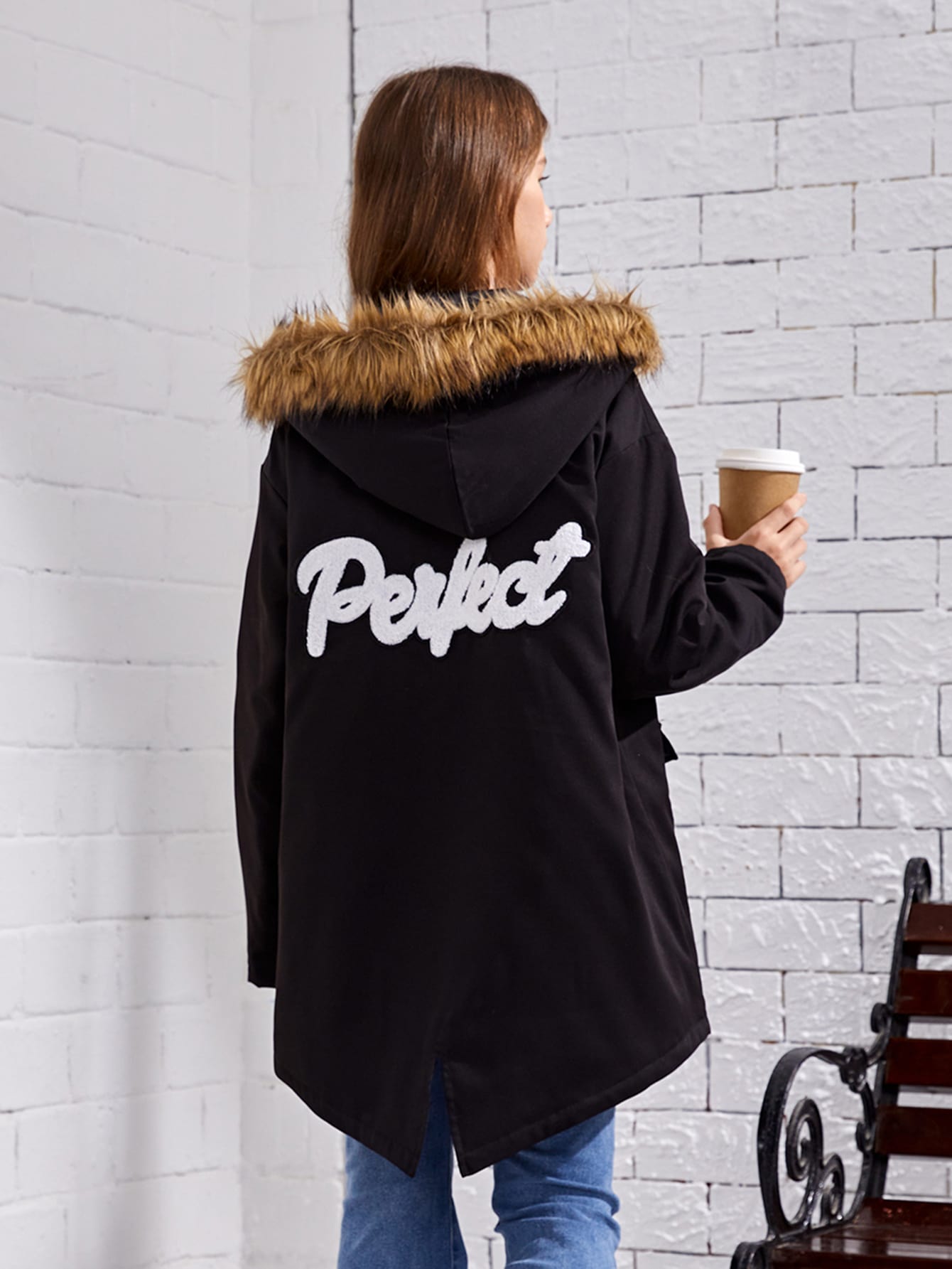 Teen Girls Letter Patch Detail Drop Shoulder Fuzzy Trim Hooded Coat