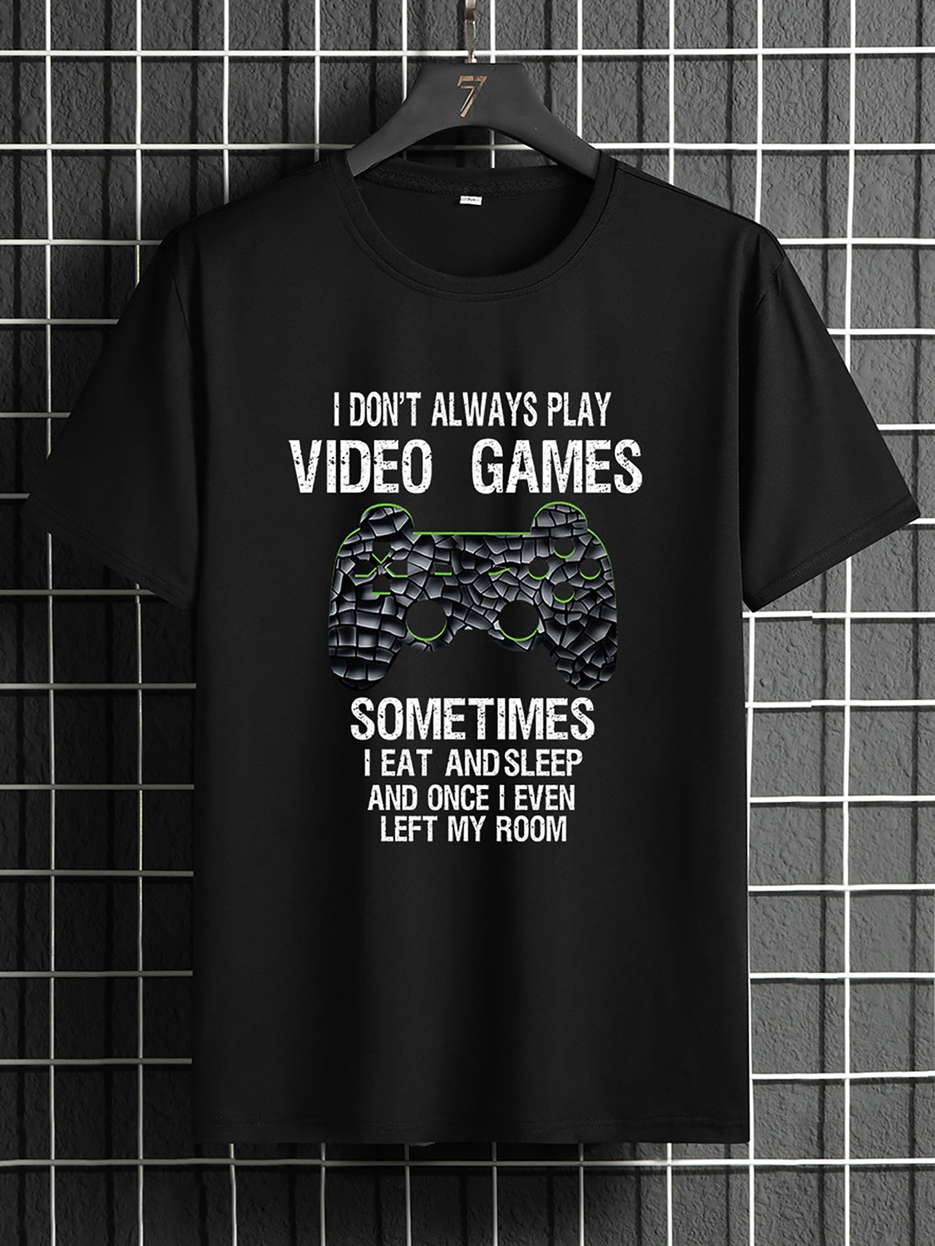 Men Slogan Graphic And Gamepad Print Tee