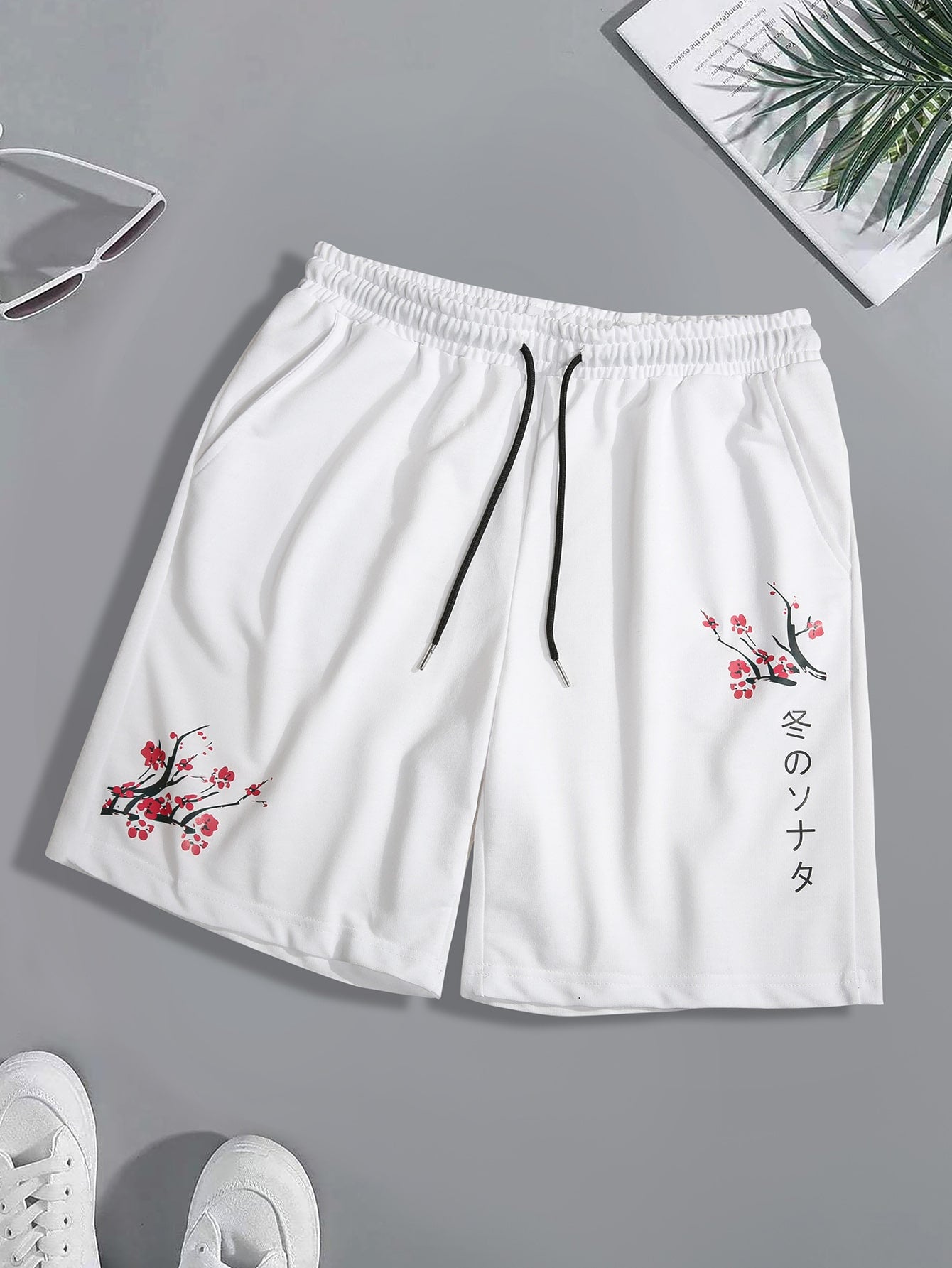 Men Floral & Japanese Letter Graphic Drawstring Waist Shorts