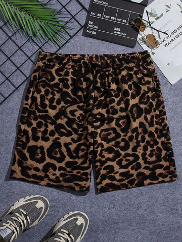 Men Leopard Print Drawstring Waist Shorts