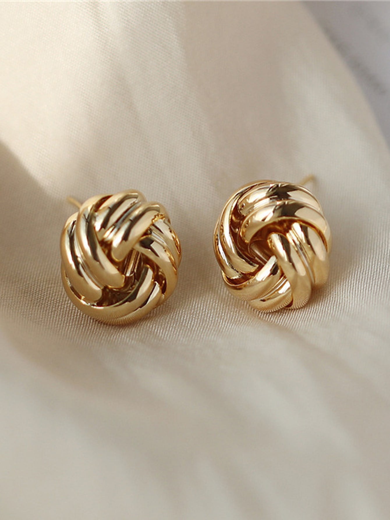 1pair Women's Simple Golden Circle Twisted Knot Earrings, Cute Style Suitable For Wedding, Party And Daily Use Casual