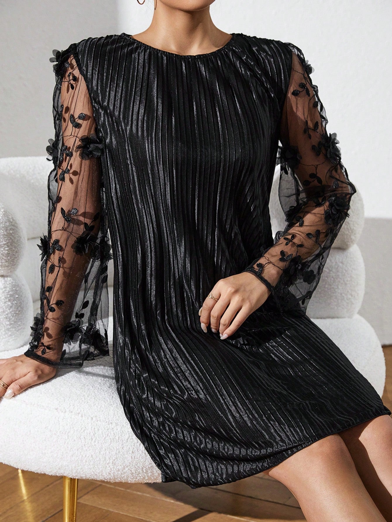 Contrast Mesh Appliques Flounce Sleeve Dress