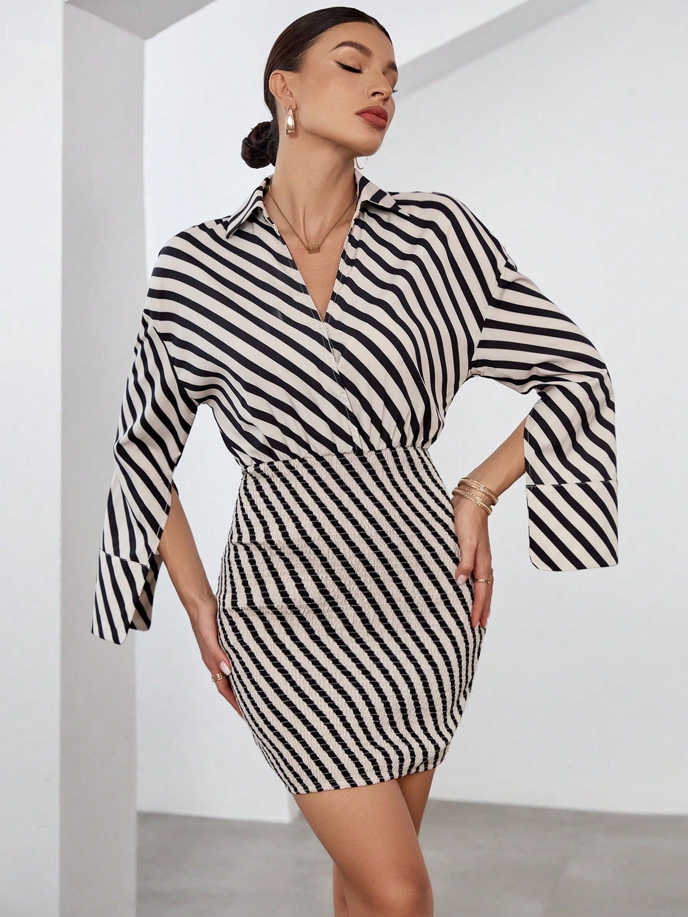 Striped Print Split Sleeve Bodycon Dress