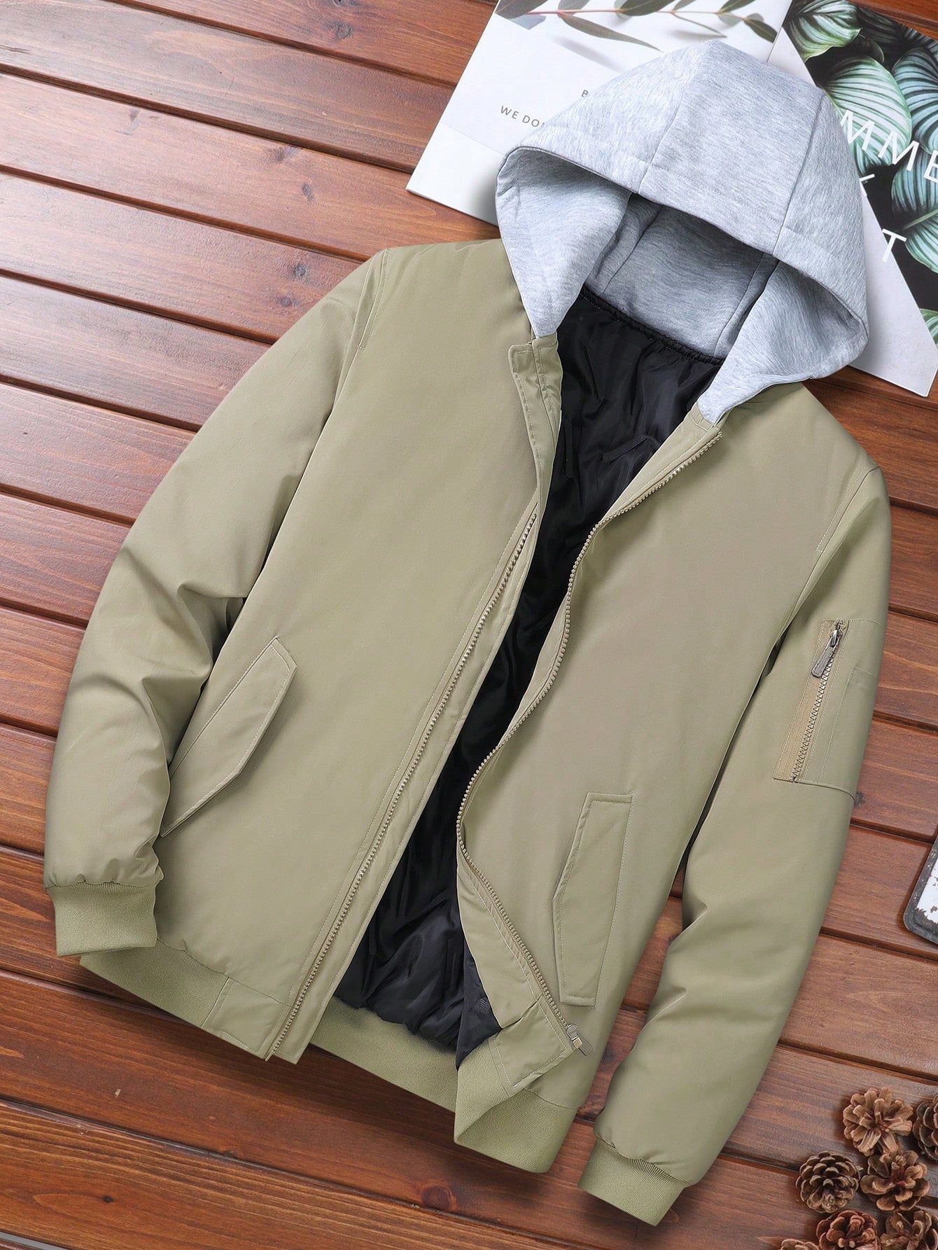 Men's Loose Fit Hooded Winter Coat With Zipper