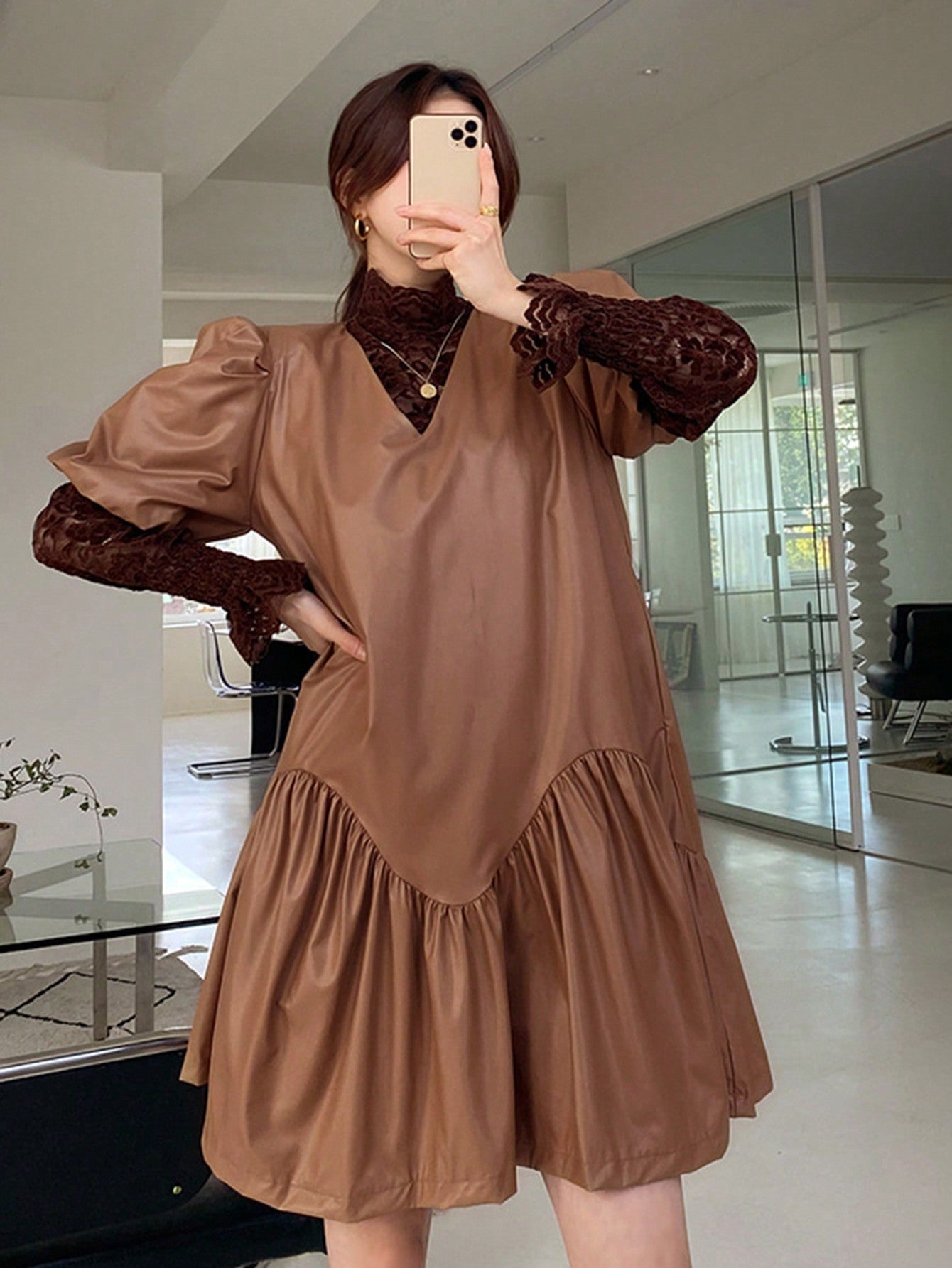 1pc Solid Puff Sleeve Ruffle Hem Belted Dress