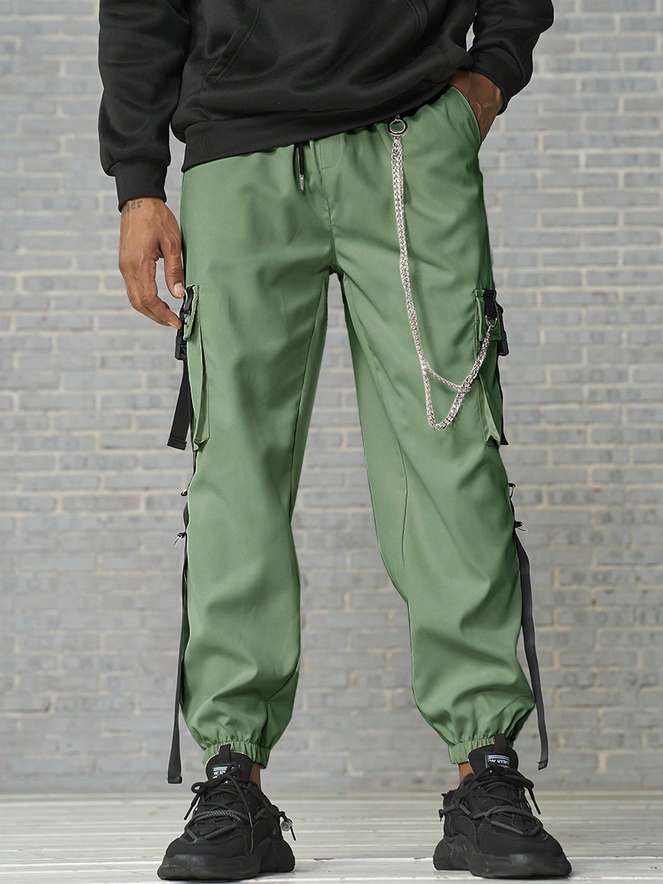 Men Buckle Tape Flap Pocket Side Drawstring Waist Cargo Pants