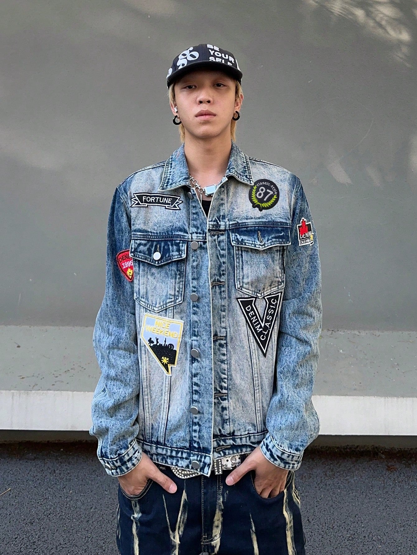 Men Letter Patched Detail Flap Pocket Denim Jacket