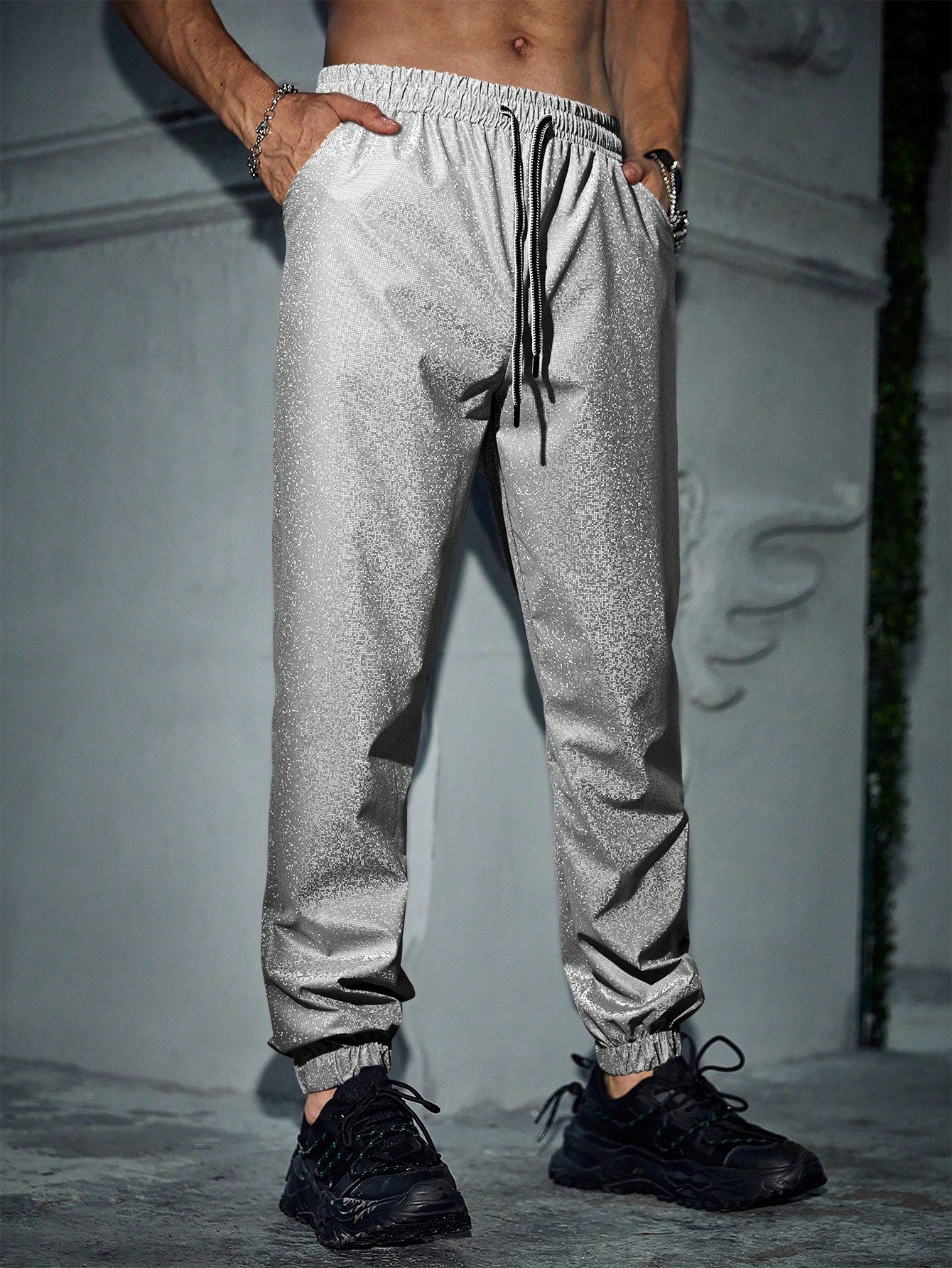 Men Drawstring Waist Slant Pocket Pants