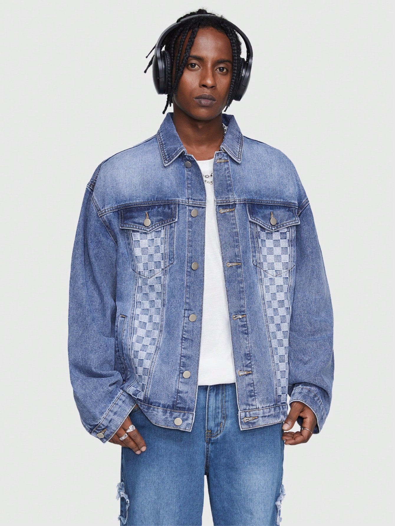 Men's Denim Jacket With Front Button Closure And Pockets