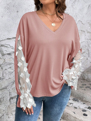 Plus Floral Appliques Contrast Mesh Flare Sleeve Tee