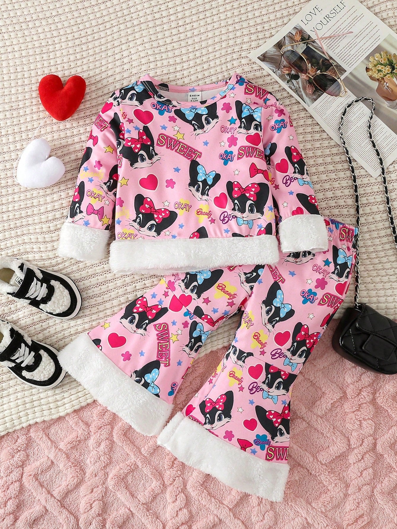 Baby Girl Heart & Cartoon Graphic Contrast Trim Sweatshirt & Flare Leg Pants